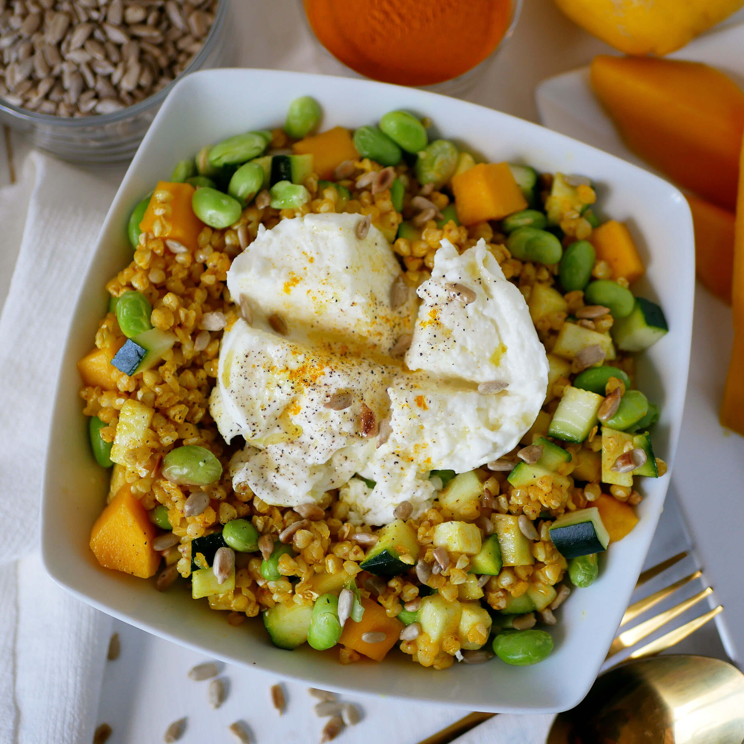 salade froide de sarrasin, mangue et curcuma