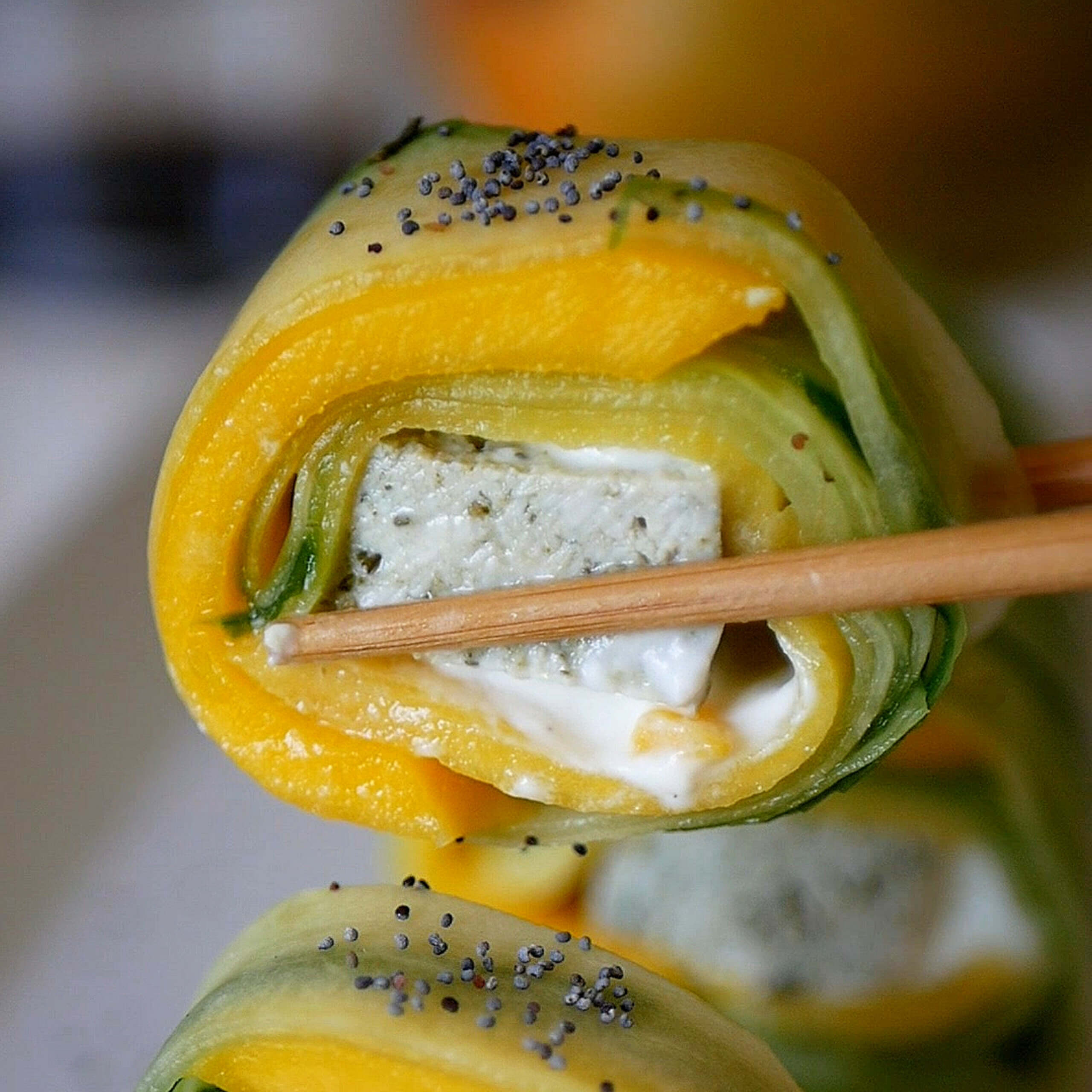 roulé de concombre et mangue (végétarien)
