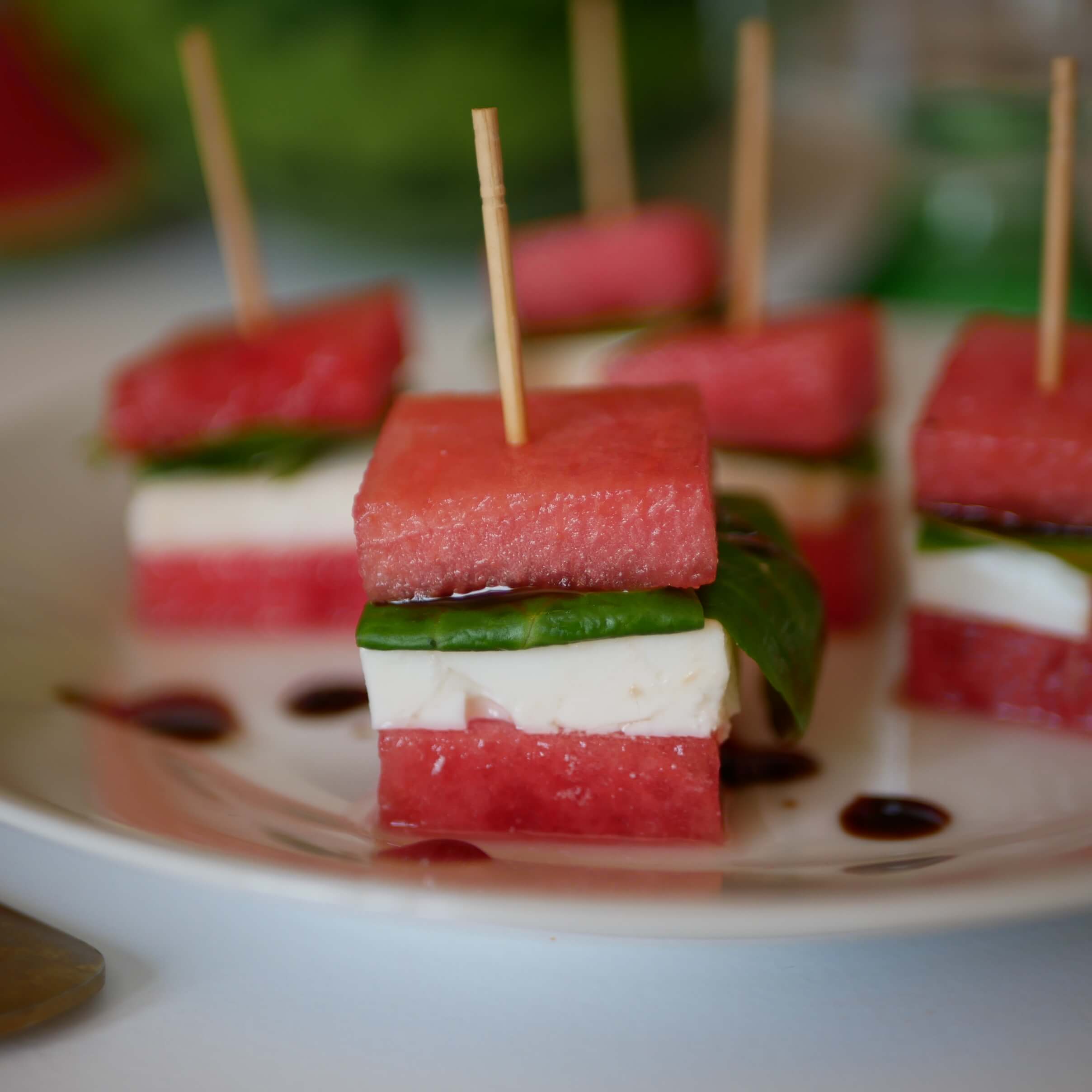 Apéro d'été facile : bouchées de pastèque et feta