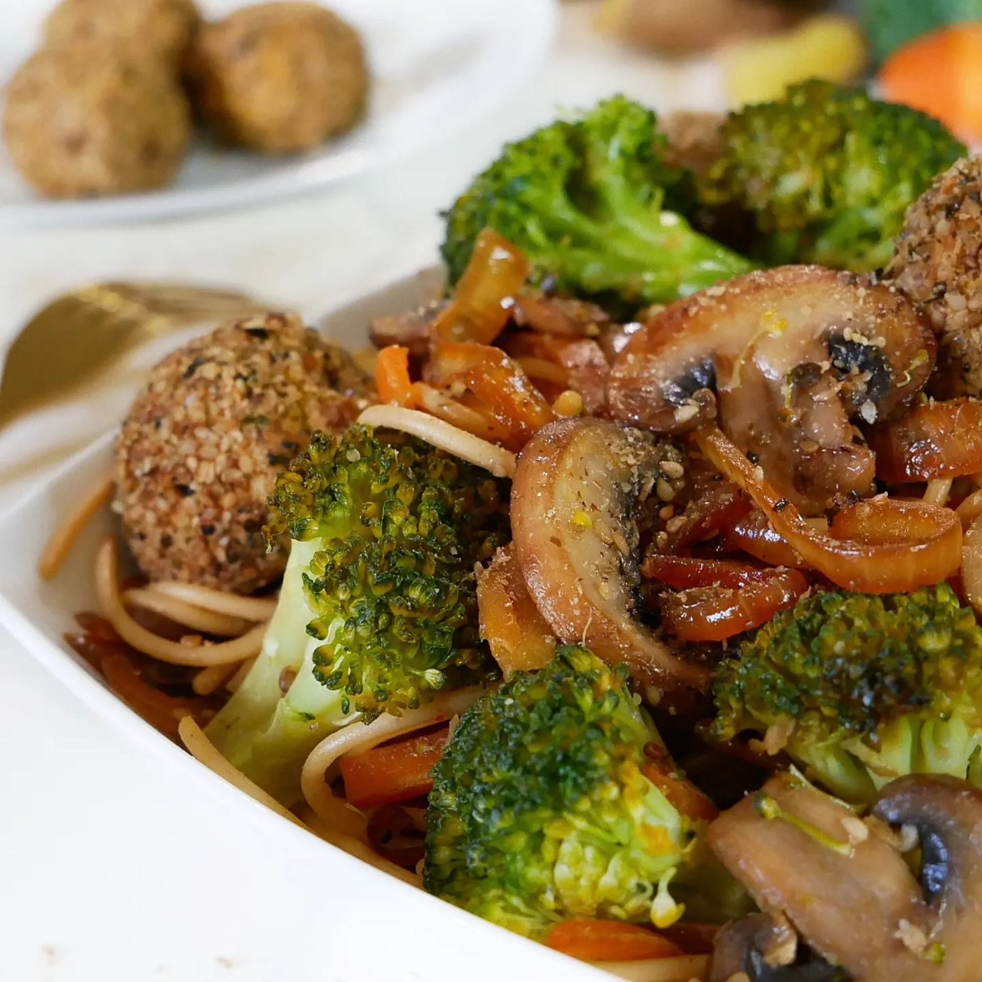 Pad thaï légumes brocolis sésame (vegan)